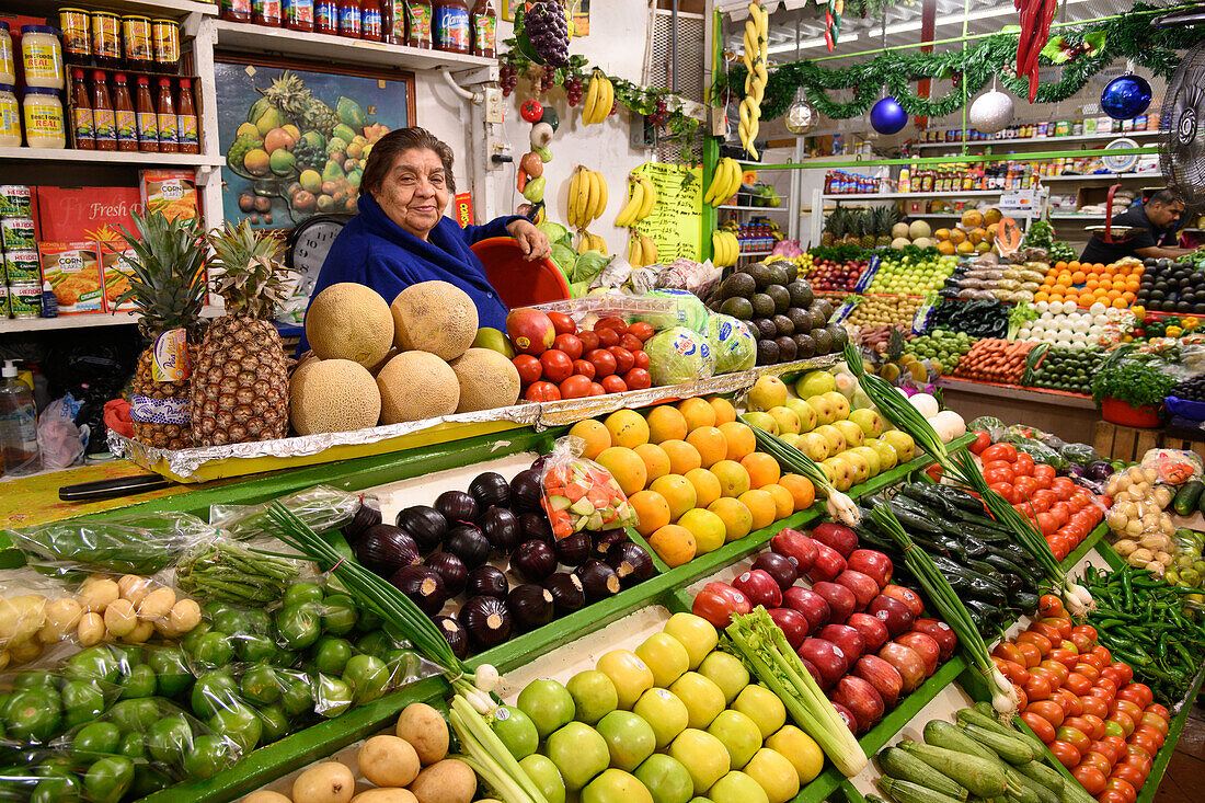 Fruit and vegetable vendors in Mercado Municipal Nicol?s Bravo, La Paz, Baja California Sur, Mexico.
