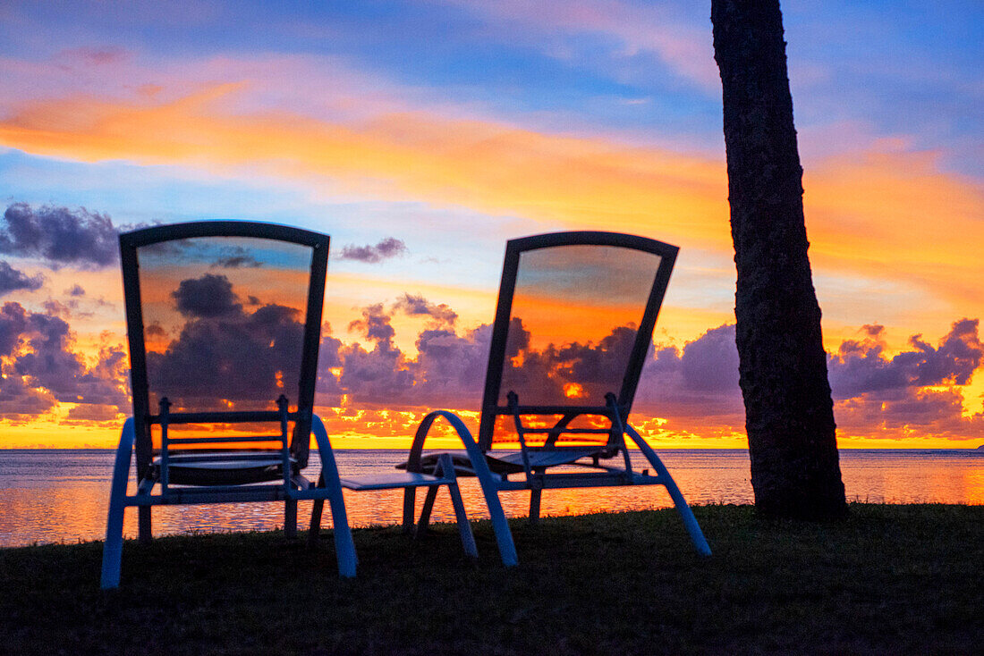 Sunset in Le Meridien Hotel on the island of Tahiti, French Polynesia, Tahiti Nui, Society Islands, French Polynesia, South Pacific.