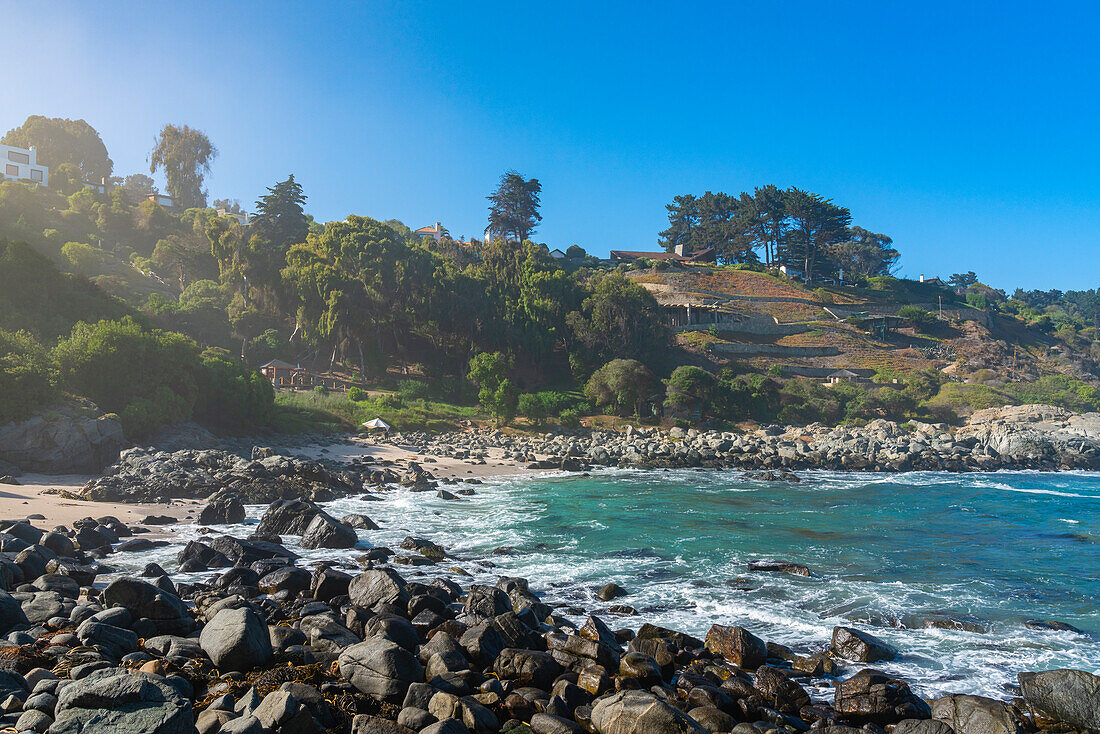 Strand Las Cujas, Cachagua, Zapallar, Provinz Petorca, Region Valparaiso, Chile, Südamerika