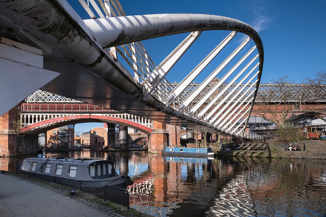Merchants Bridge and the Bridgewater Canal, Castlefield, Manchester, England, United Kingdom, Europe