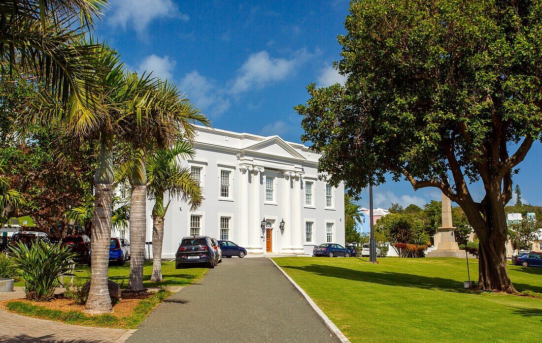 Das Cabinet Office Building in der Front Street beherbergt das Büro des vom Gouverneur ernannten Premierministers von Bermuda, der die lokal gewählte Regierung von Bermuda leitet, Hamilton, Bermuda, Atlantik, Nordamerika