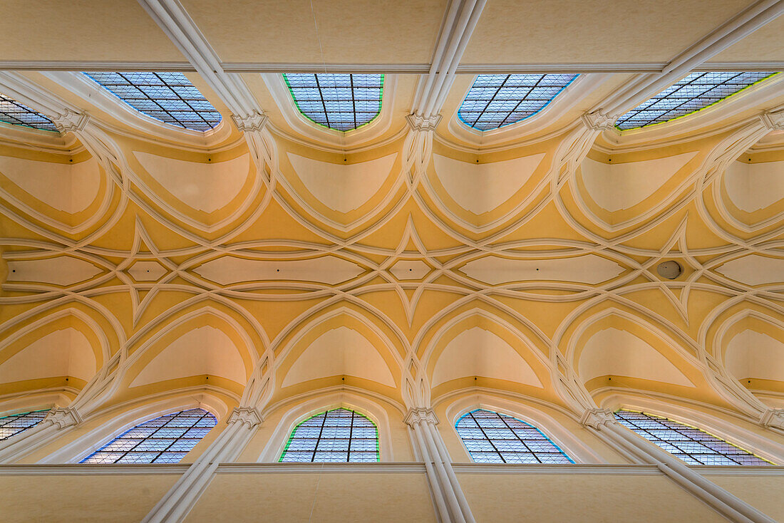 Innenraum der Kathedrale Mariä Himmelfahrt und St. Johannes der Täufer, UNESCO-Welterbestätte, Kutna Hora, Tschechische Republik (Tschechien), Europa