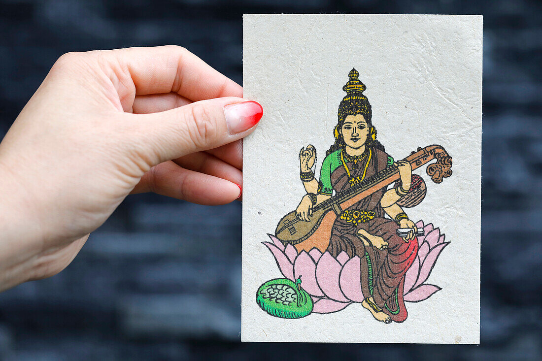 Saraswati, die hinduistische Göttin des Wissens, der Musik, der Kunst, der Sprache, der Weisheit und des Lernens, Vietnam, Indochina, Südostasien, Asien