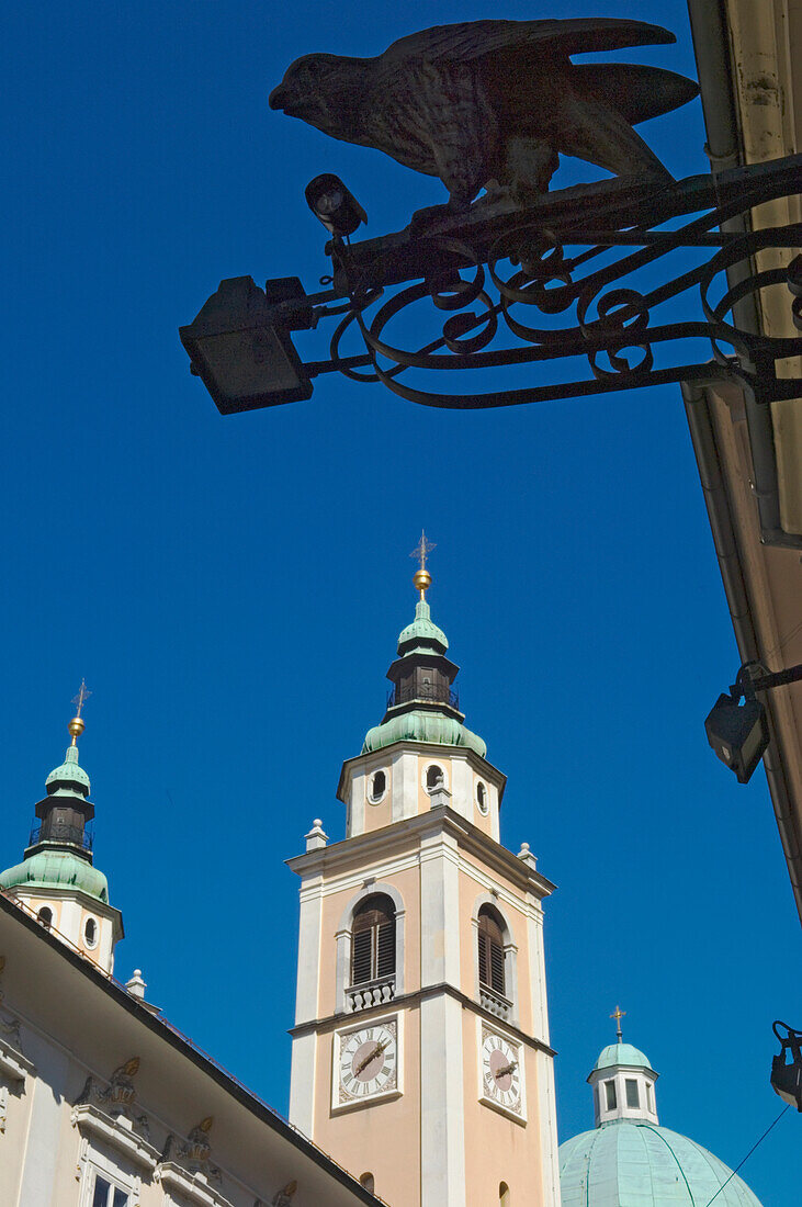 Kirchturmspitze der St. Niklas-Kathedrale.