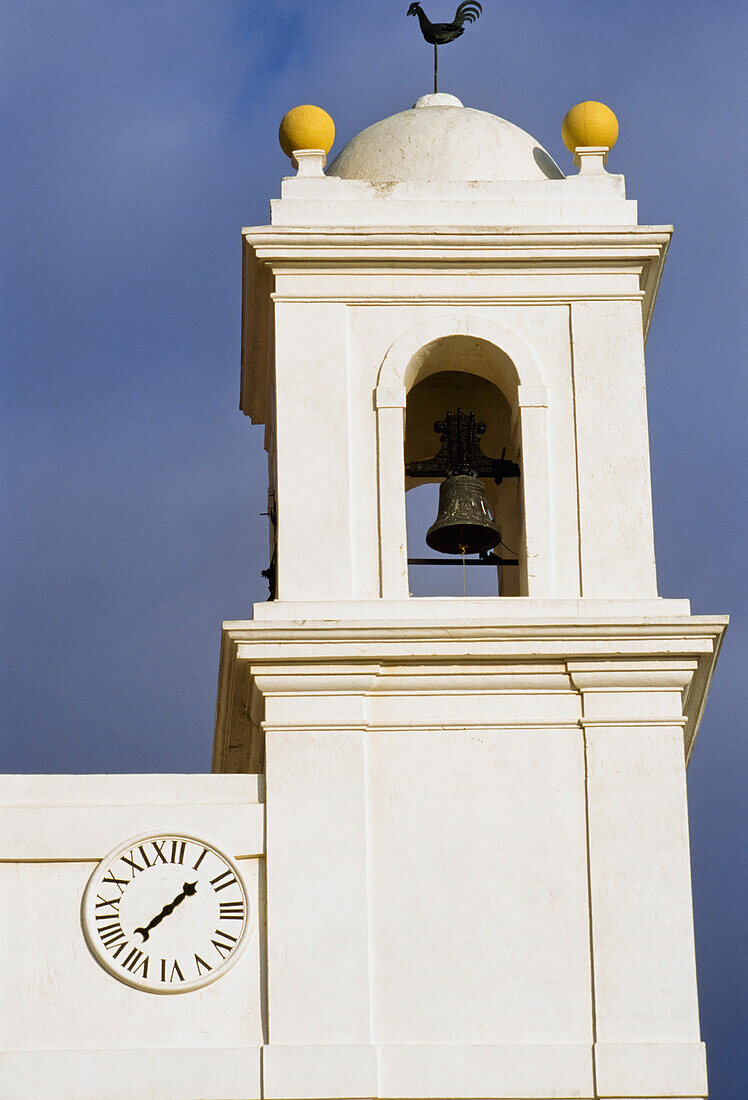 Glockenturm und Uhr von Aljezur