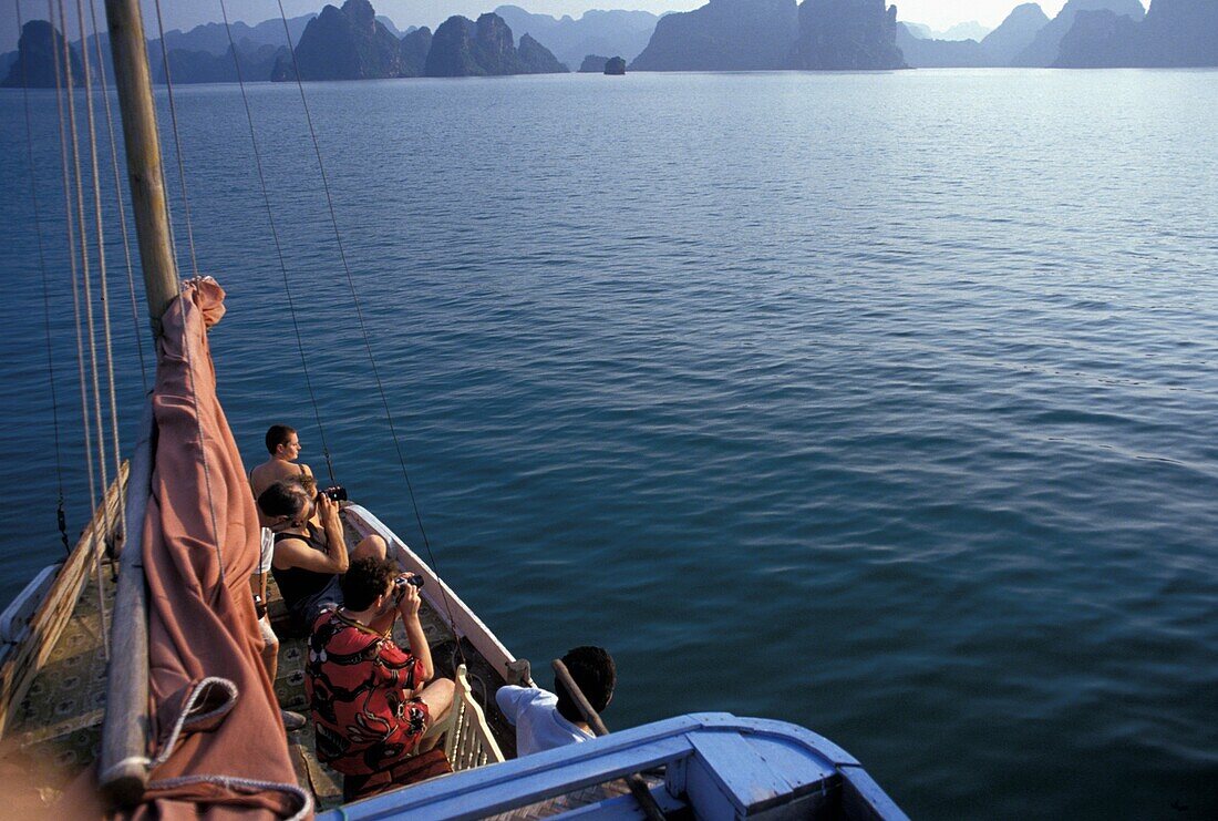 Bootstour durch die Halong-Bucht