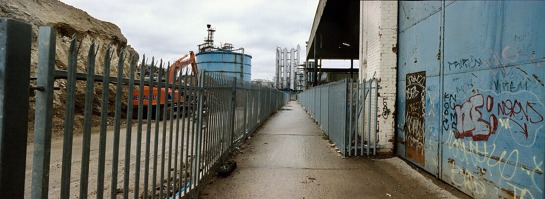 Postindustrielles Brachland am Themseufer, Greenwich, Südlondon, England, Großbritannien