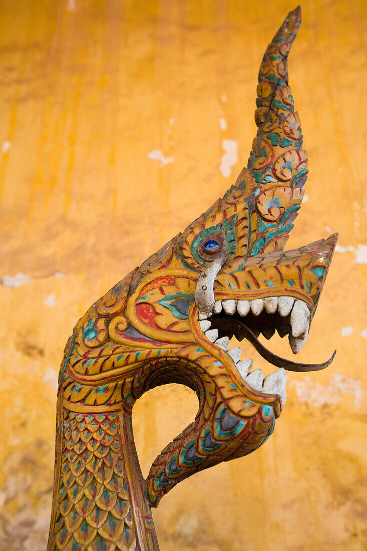 Naga-Statue im Wat Sisaket, Vientiane, Laos