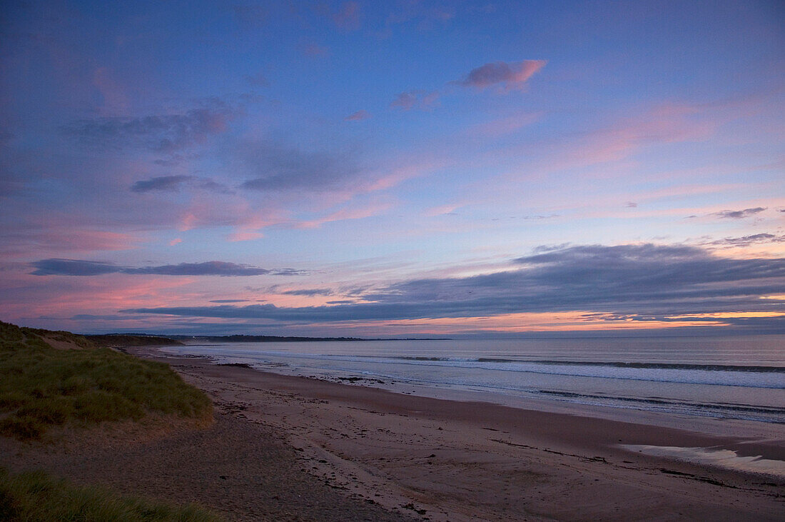 Alnmouth Bay bei Sonnenuntergang, Northumberland,England,Großbritannien