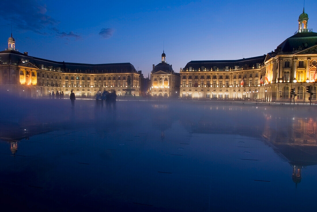 Place De La Bourse bei Nacht