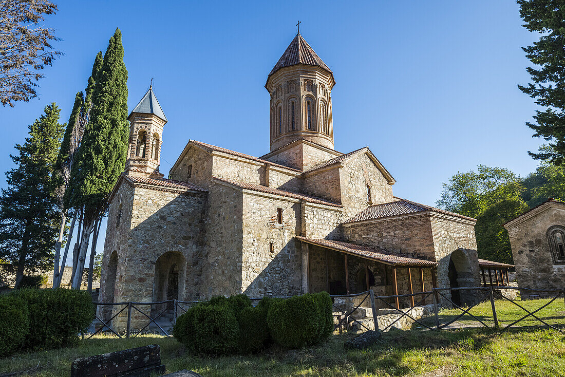 Khvtaeba-Kirche und Klosterkomplex auf dem Gebiet des Ikalto-Klosters; Region Kachetien, Georgien