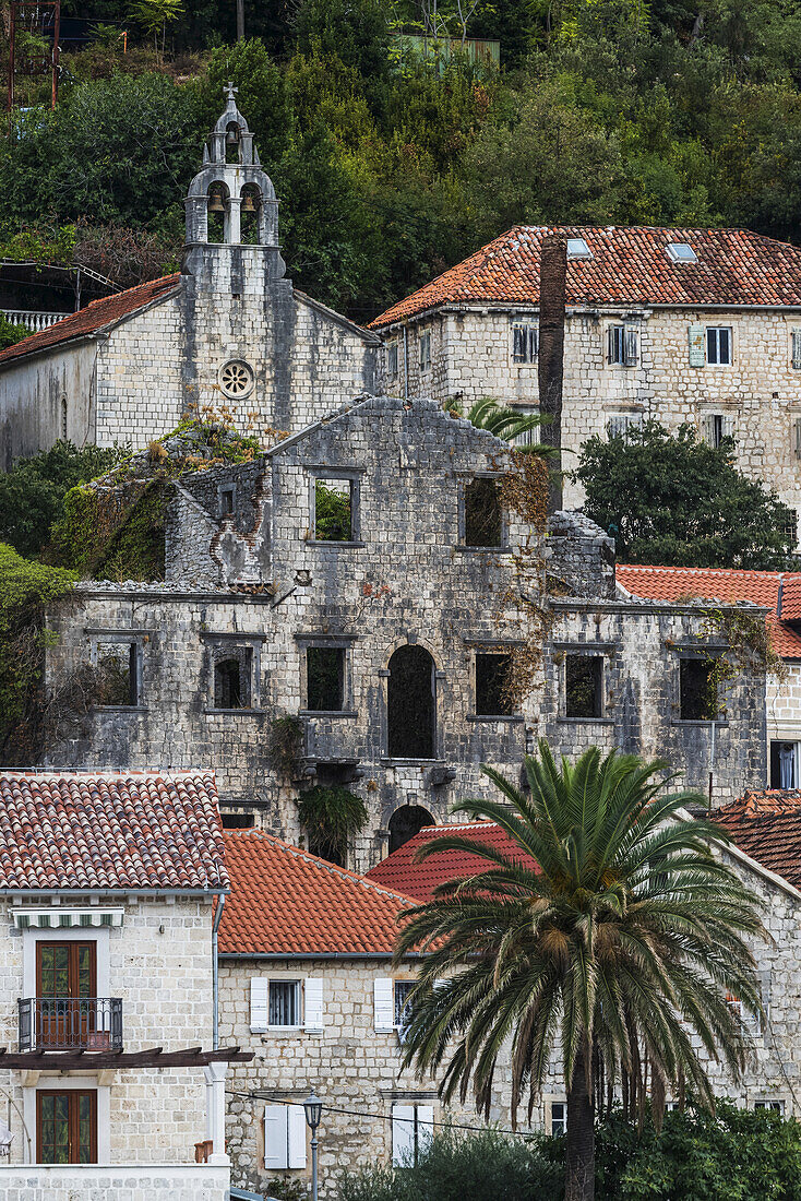 Alte Steinhäuser in Perast an der Bucht von Kotor; Perast, Gemeinde Kotor, Montenegro.