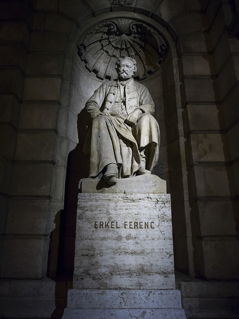 Statue von Ferenc Erkel, dem ungarischen Komponisten, Dirigenten und Pianisten; Budapest, Budapest, Ungarn.