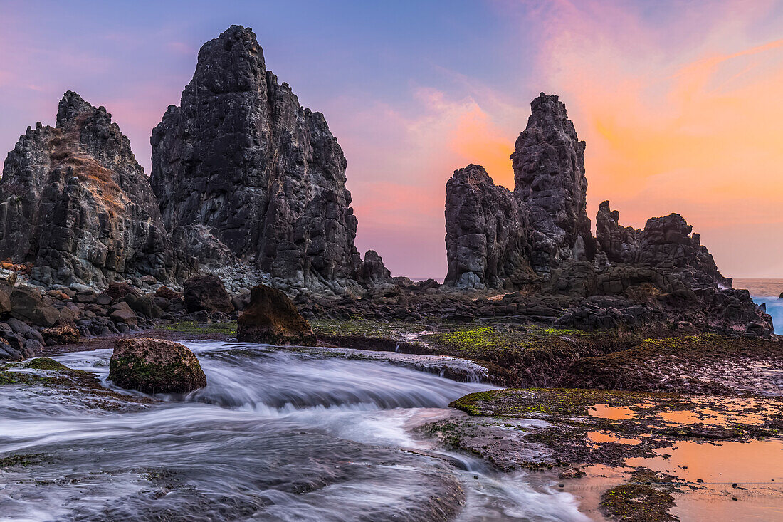 Pengempos, Areguling Beach bei Sonnenuntergang; Lombok, Indonesien