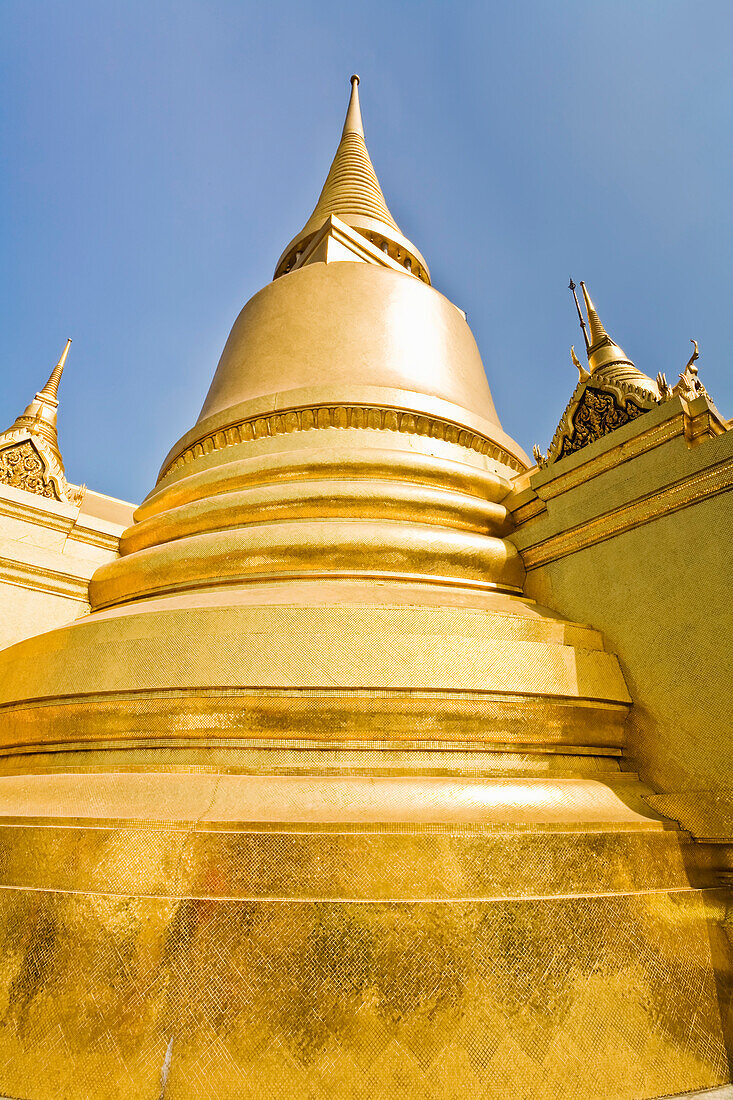 Phra Si Ratana Chedi, Wat Phra Kaew, Grand Palace, Bangkok, Thailand