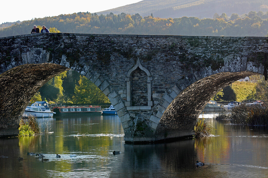 Steinbrücke über den Fluss Barrow; Graiguenamanagh, Grafschaft Kilkenny, Irland.