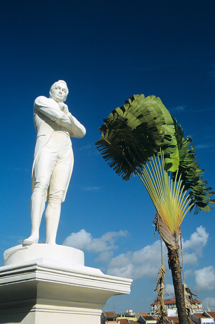 Statue of Sir Stamford Raffles near Singapore river and Boat Quay; Singapore