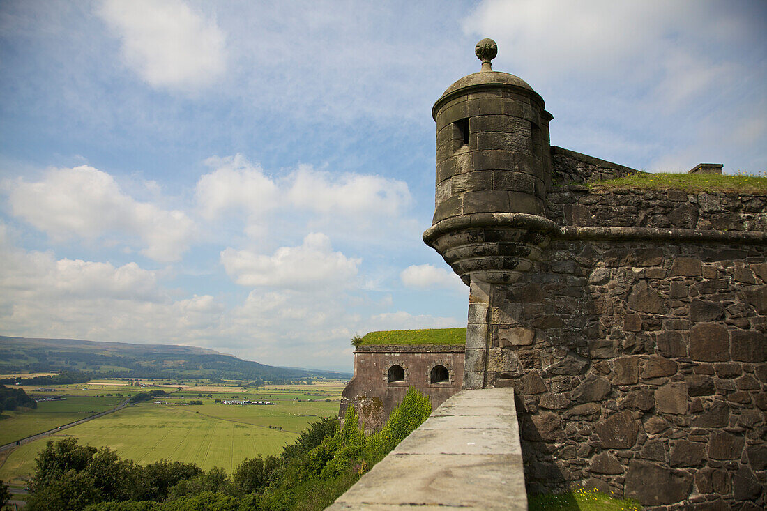 Ein Blick auf die Landschaft von einem Aussichtspunkt in Stirling Castle; Stirling Schottland
