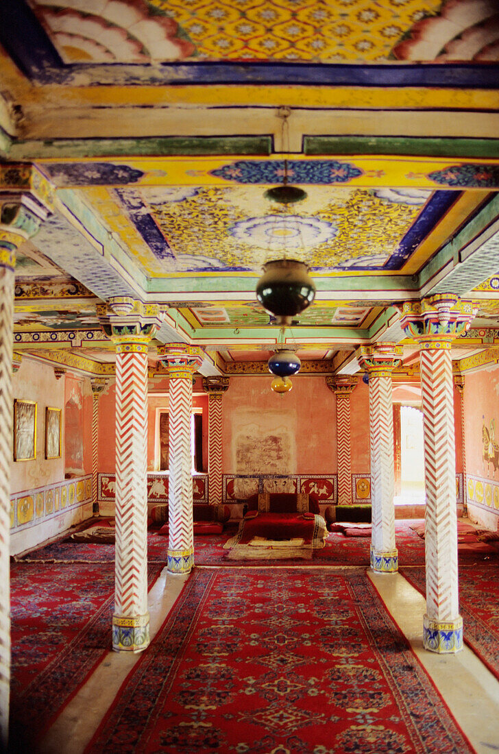 India, Rajasthan, interior of living room; Dungarpur, Juna Mahal Palace
