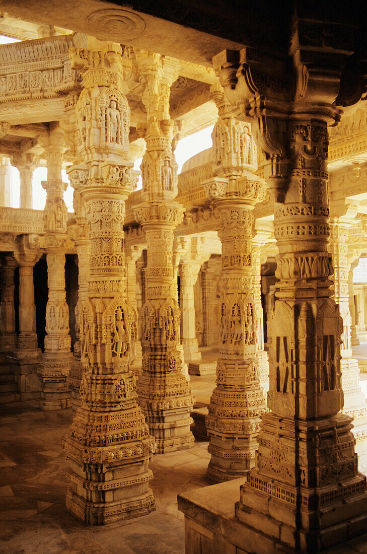 India, Rajasthan, Interior of Jain Temple ; Ranakpur