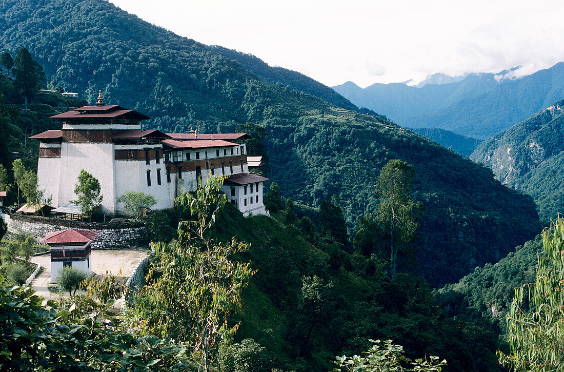 Bhutan, Tongsa Dzong Monastery on hillside; Tongsa