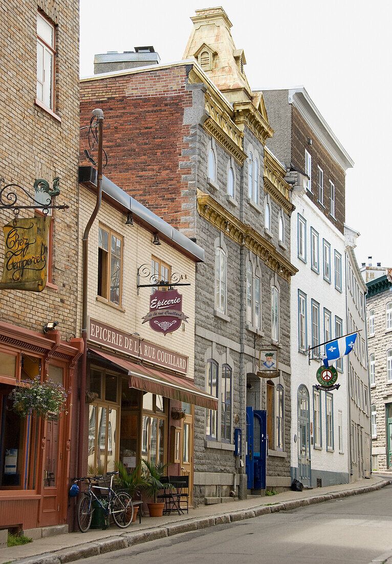 Straßenszene im alten Quebec; Quebec-Stadt Quebec Kanada