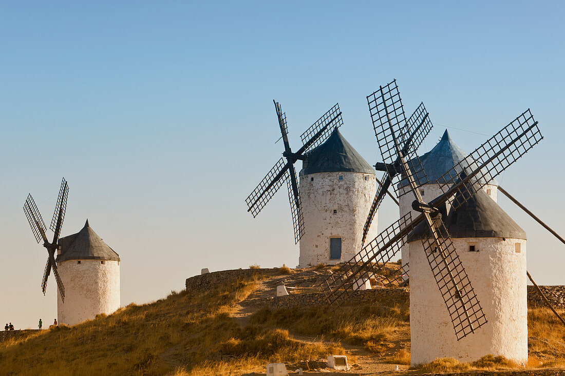 Windmühlen; Consuegra Toledo Provinz La Mancha Spanien