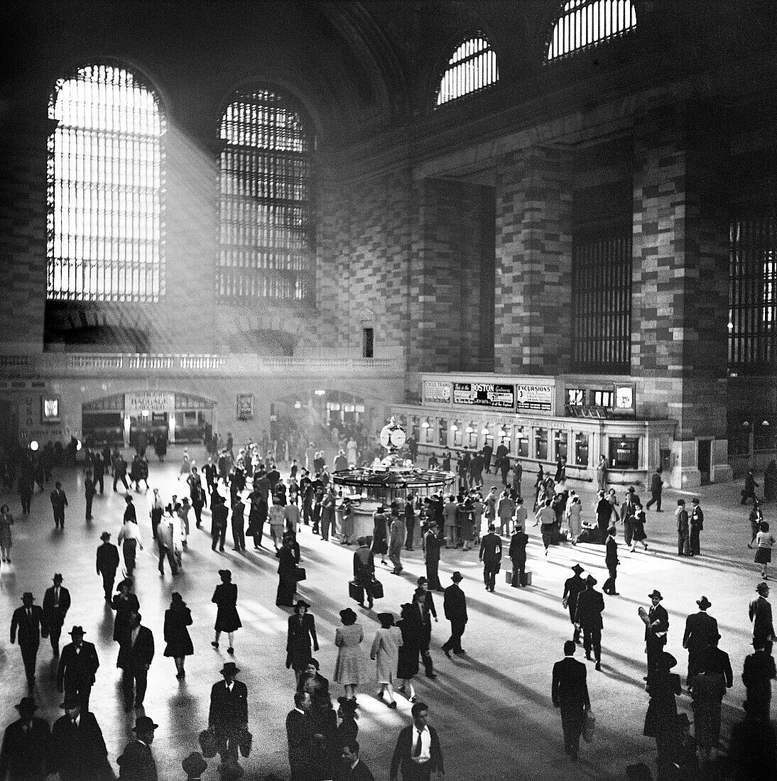 Main Concourse with sunlight streaming through windows, Grand Central Terminal, New York City, New York, USA, John Collier, Jr., U.S. Office of War Information/U.S. Farm Security Administration, October 1941
