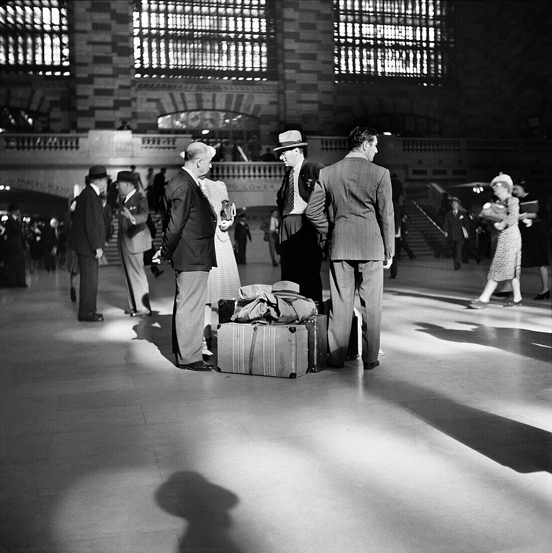 Group of People waiting for Train, Main Concourse, Grand Central Terminal, New York City, New York, USA, John Collier, Jr., U.S. Office of War Information/U.S. Farm Security Administration, October 1941