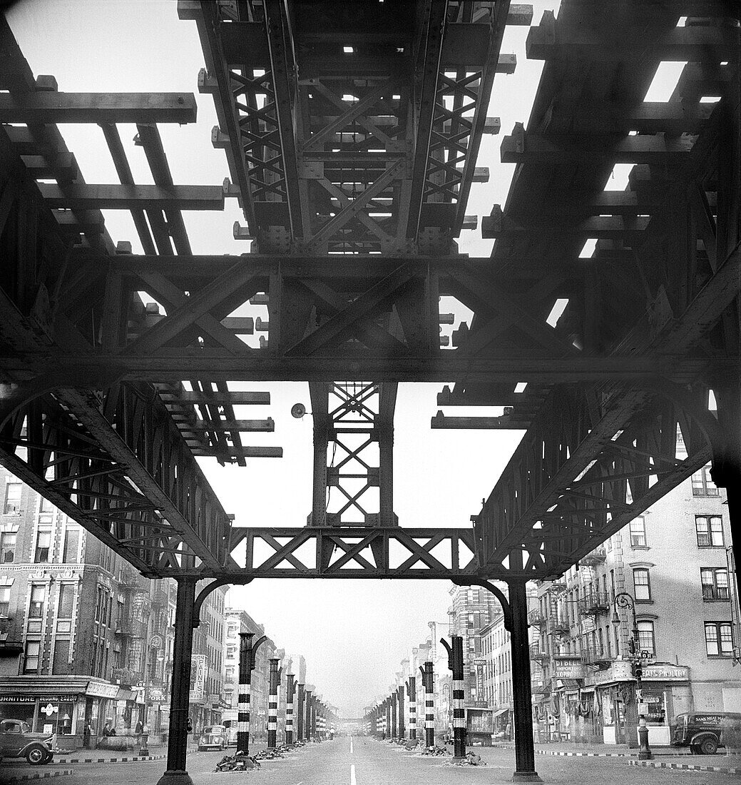 First Avenue Street Scene looking South from East 13th Street showing demolition of Elevated Railway, New York City, New York, USA, Marjory Collins, U.S. Office of War Information/U.S. Farm Security Administration, September 1942