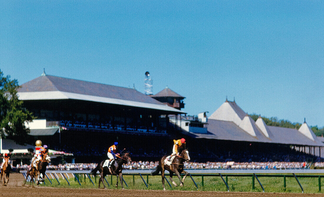 Horse Race, Saratoga Springs, New York, USA, Toni Frissell Collection, August 1960