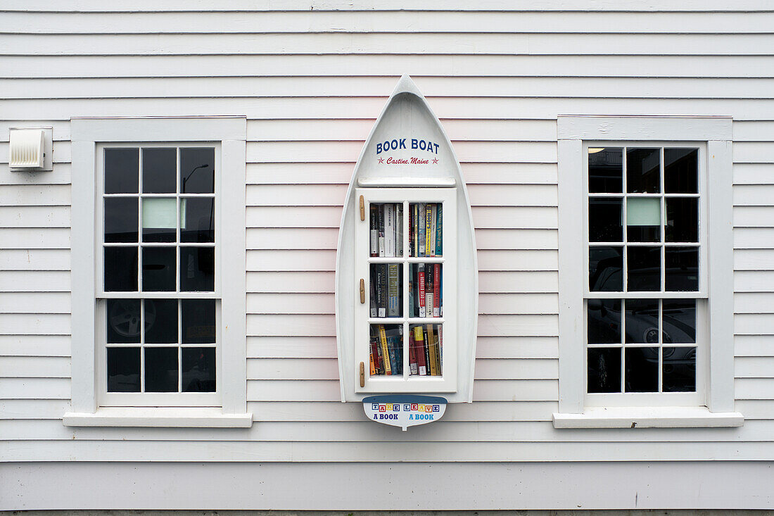 Book Boat, einzigartige kostenlose Bücherbörse, Castine, Maine, USA
