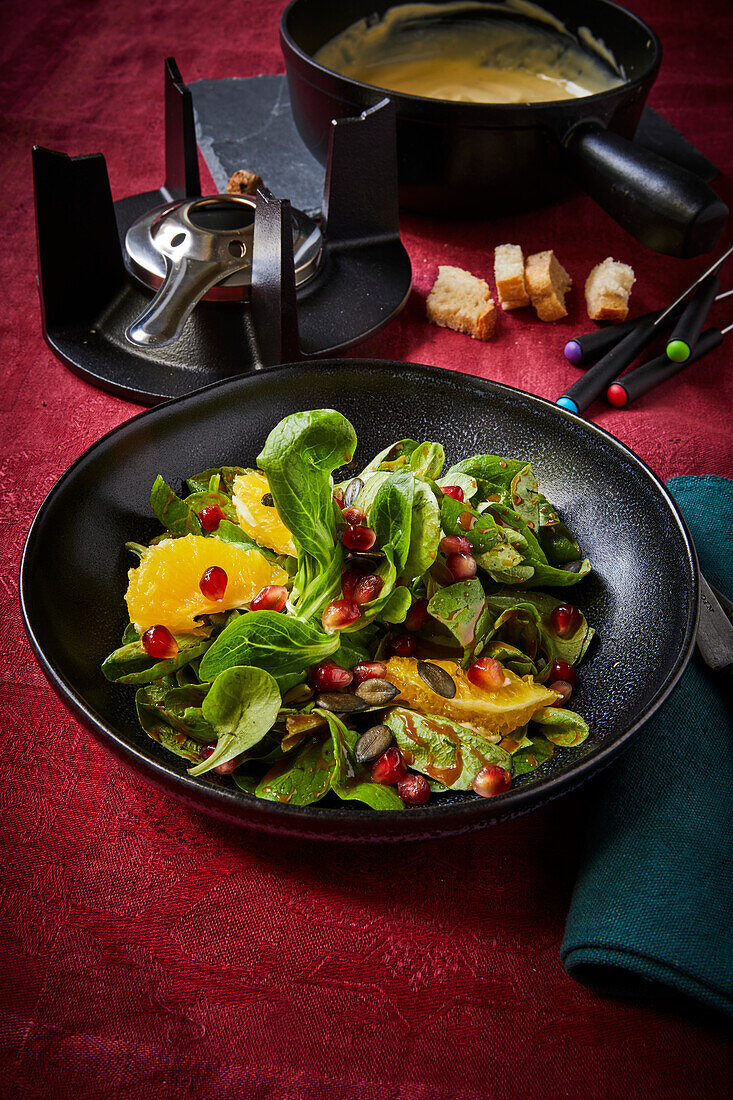 Lamb's lettuce with orange fillets and vinaigrette