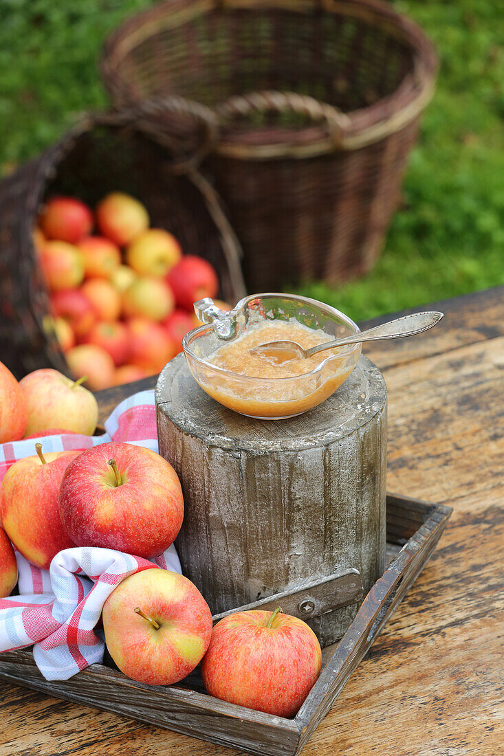 Apple porridge (for diarrhea)