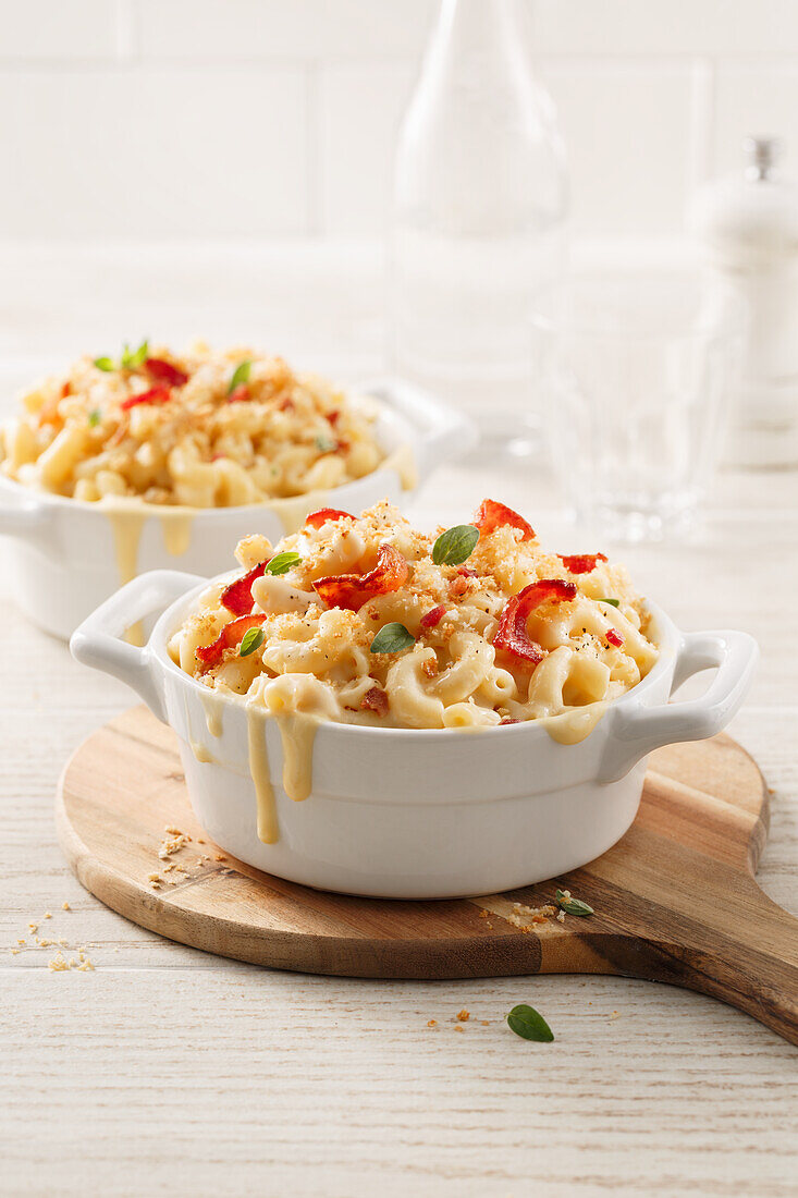White Macaroni And Cheese with Bacon