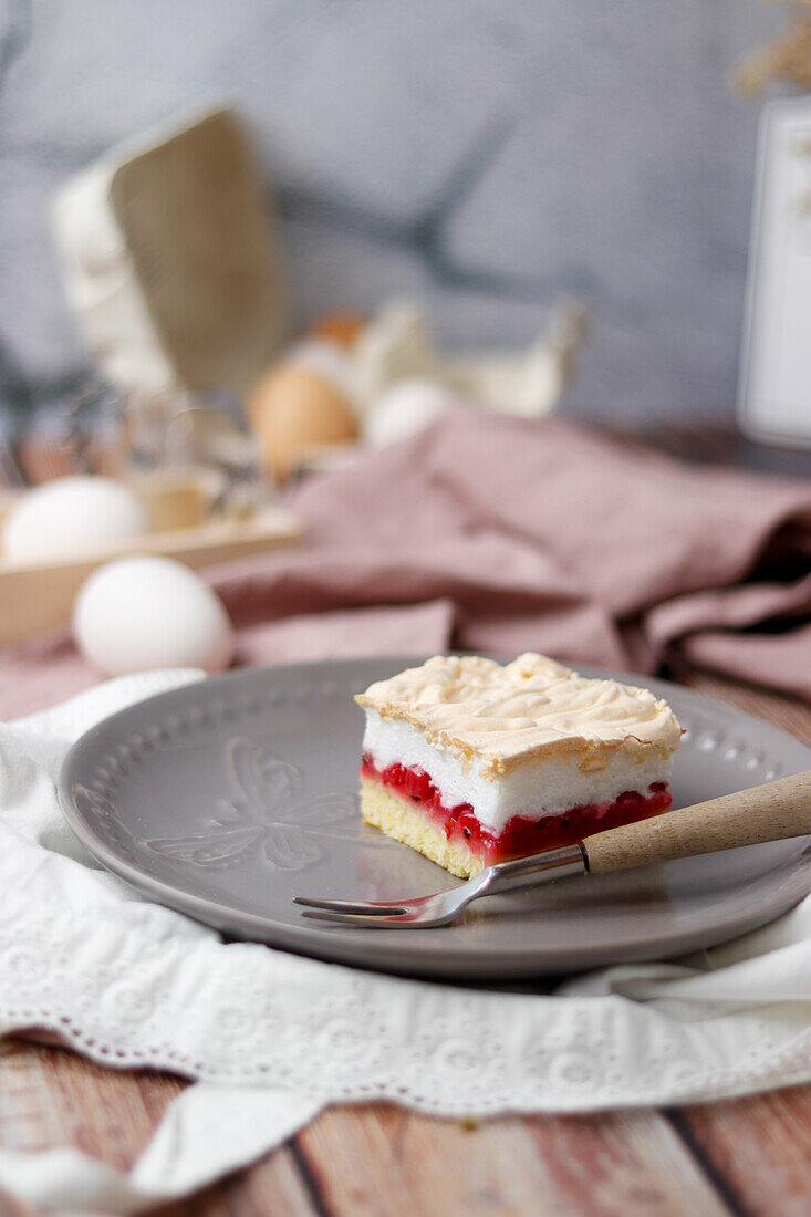 Johannisbeer-Baiser-Kuchen