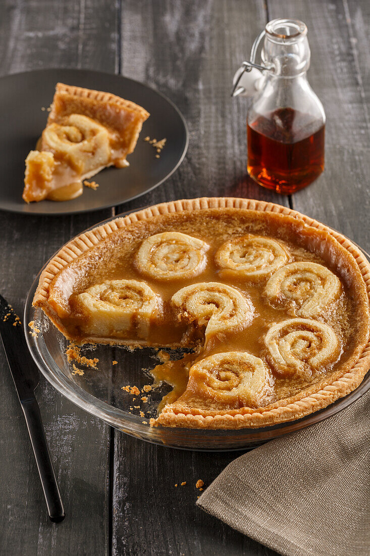 Pets de sœurs (Pie with cinnamon buns, Canada)