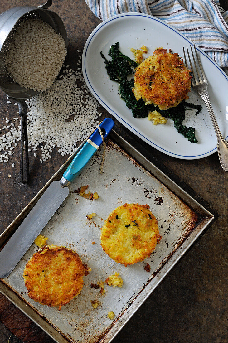 Crispy rice patty with spinach