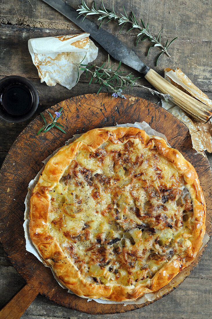 Hearty vegetable pie