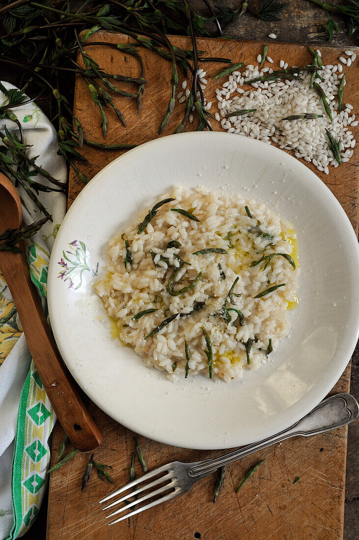 Italian risotto with wild hops