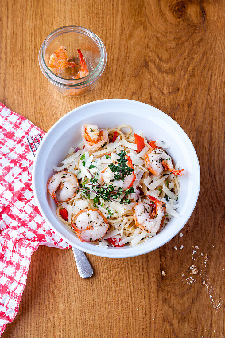 Spaghetti mit Garnelen und Parmesan