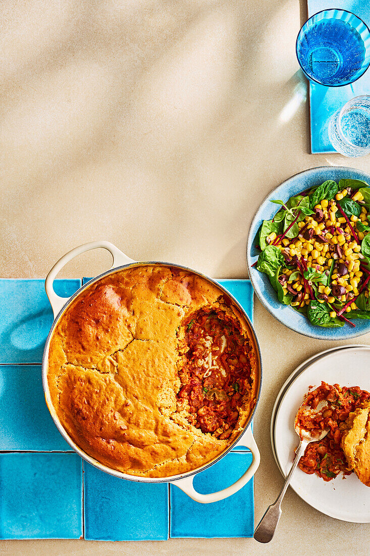 Chili-Cornbread-Pie