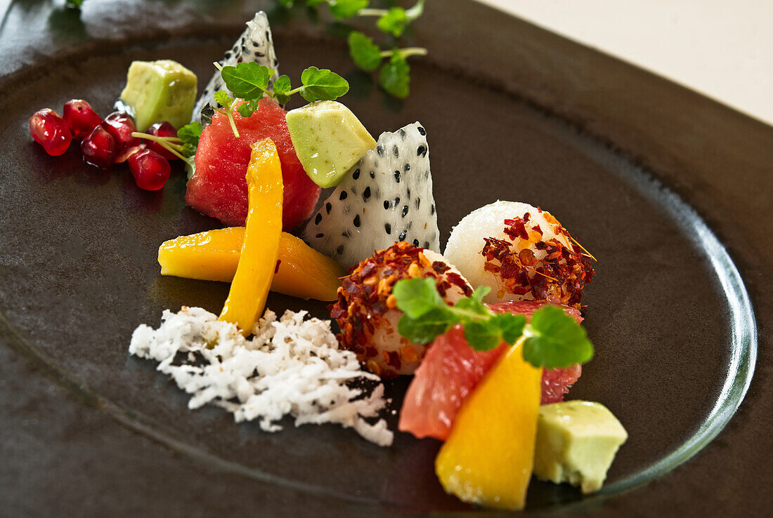 Dessert plate with tropical fruits