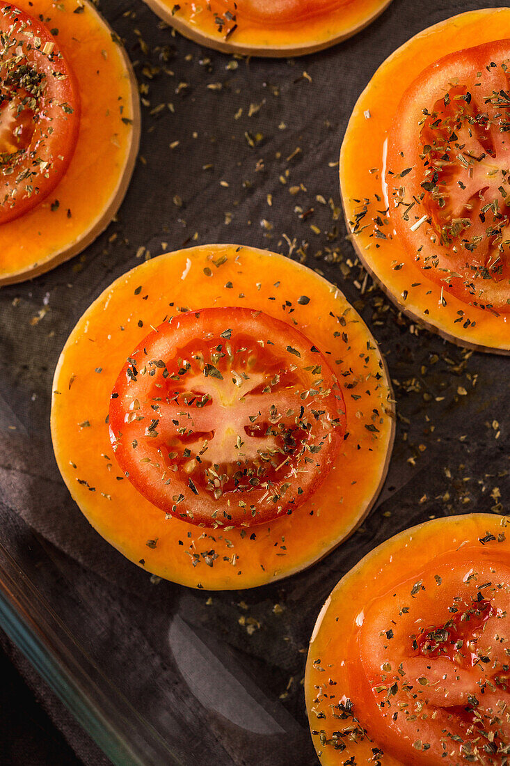Baked butternut squash with tomatoes