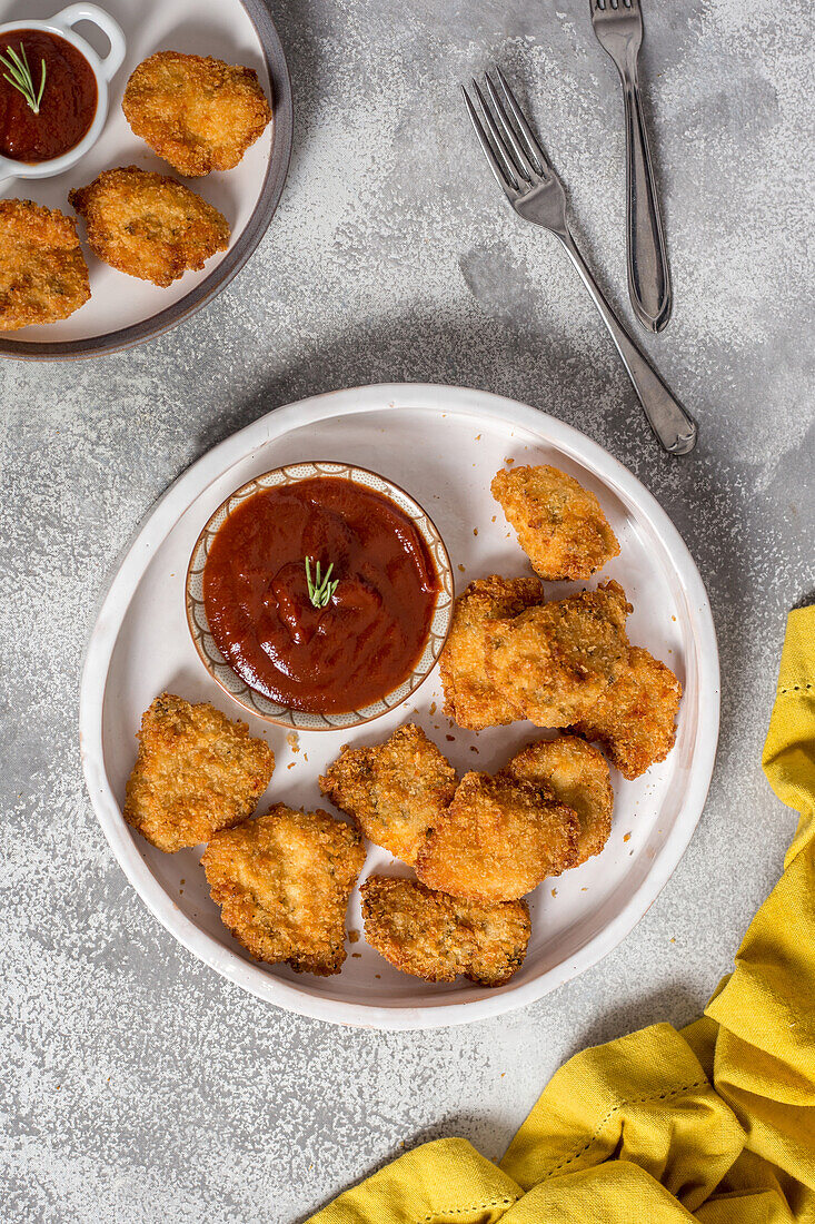 Chicken nuggets with dip