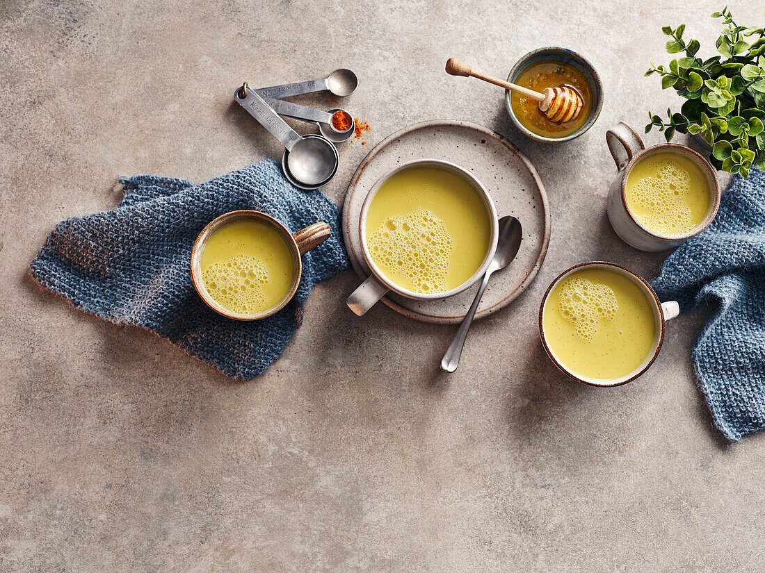 Turmeric ginger golden latte