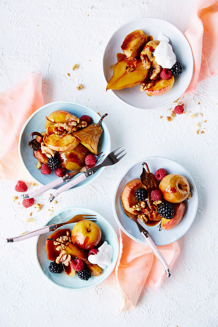 Apfel und Birne mit Walnuss-Miso-Karamell