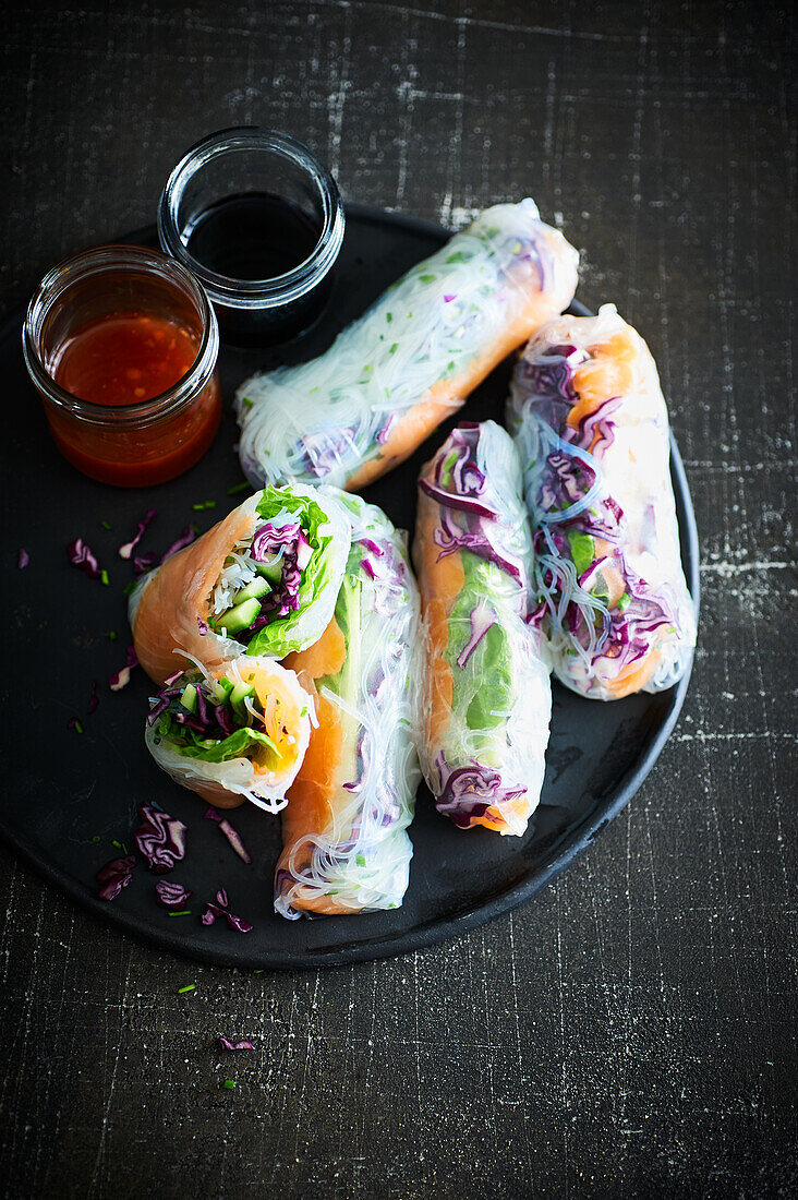 Spring rolls with smoked salmon