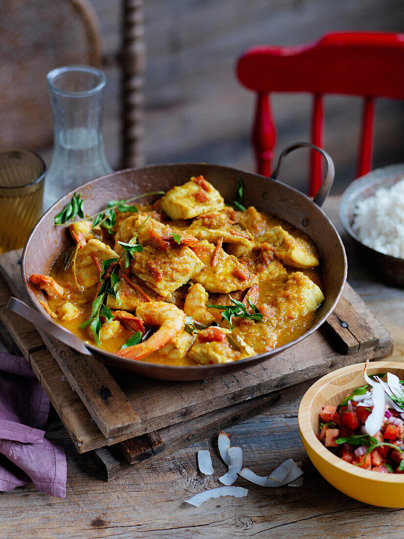 Fisch- und Meeresfrüchtecurry aus Sri Lanka