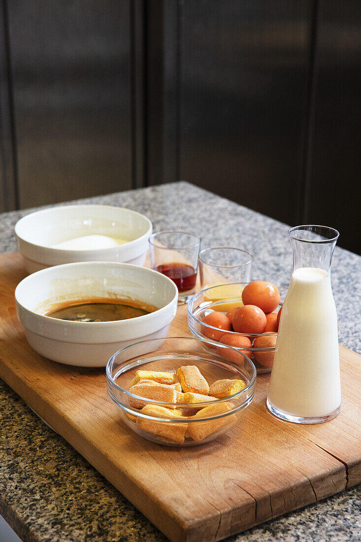 Tiramisu ingredients.